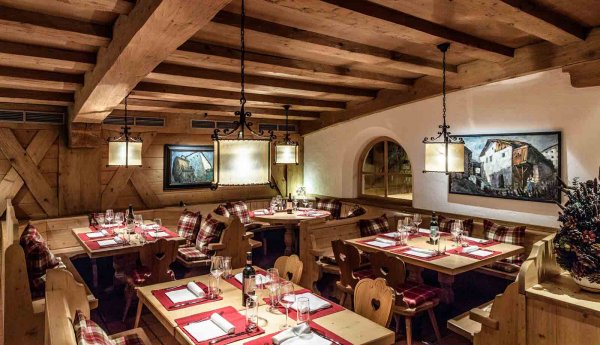  La Tambra Steakhouse & Restaurant Val Gardena