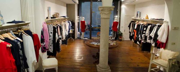 Просто Женщина (Semplicemente Donna) - магазина одежды Флоренция