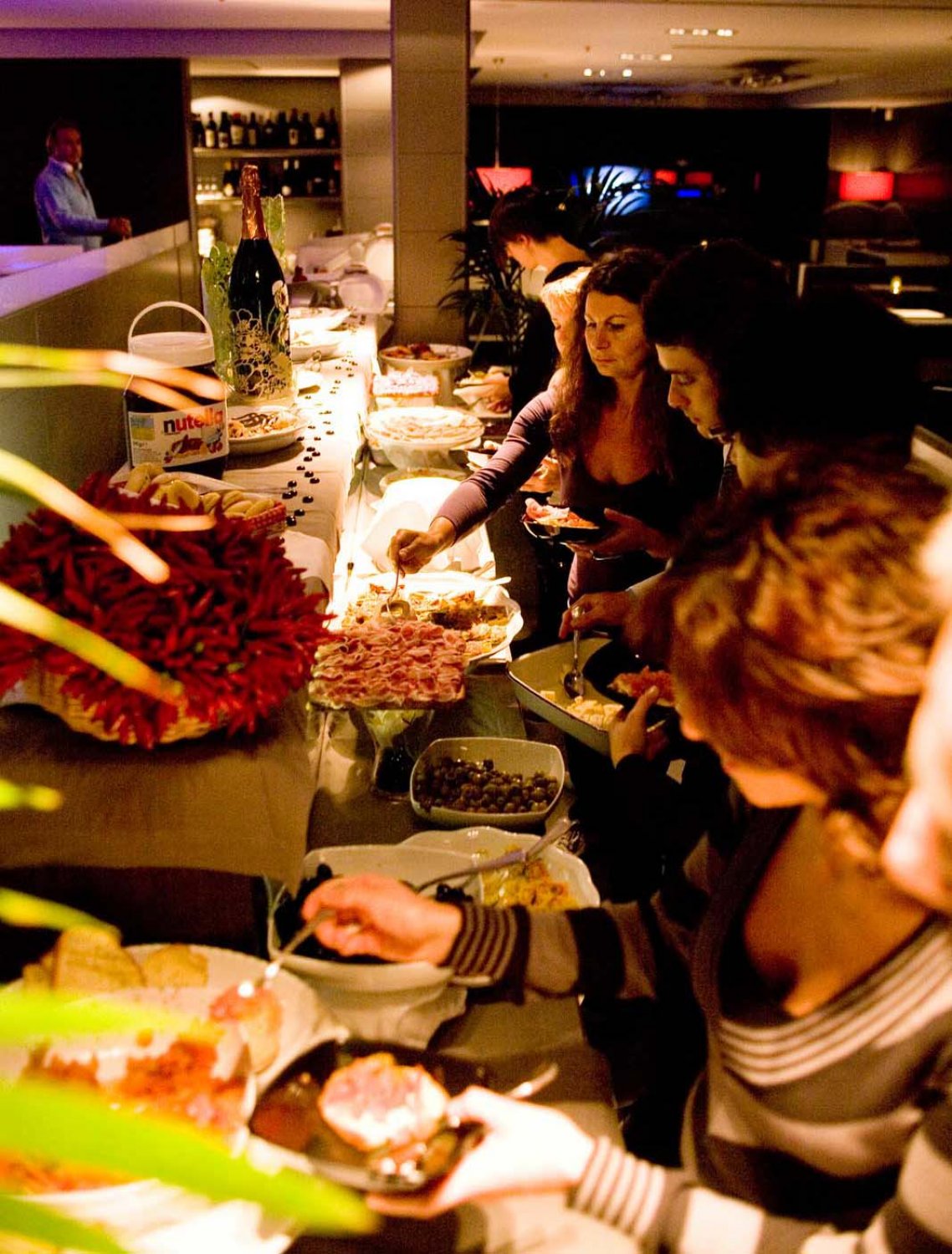 Globe Restaurant Lounge Bar Restaurant In The Centre Of Milan Partners Orizzonte Italia Magazine