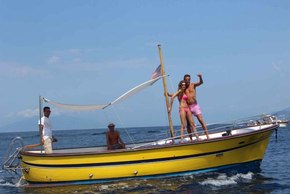 Capri Whales - Rental boats company in Capri