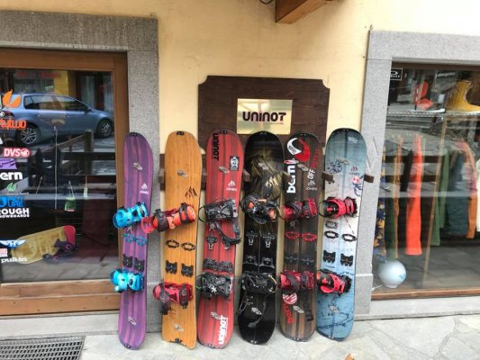 ainot Shop -  Clothing and equipment for skiing and snowboarding in Cervinia