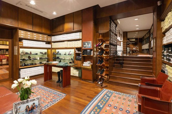 Calzature Melley - Historic shoes shop in Parma