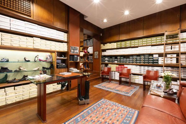 Calzature Melley - Historic shoes shop in Parma