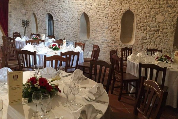 Castel di Pietra - учебный ресторан в Пьетрамонтекорвино