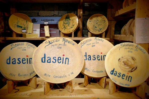  Dasein - Champagneria a Milano