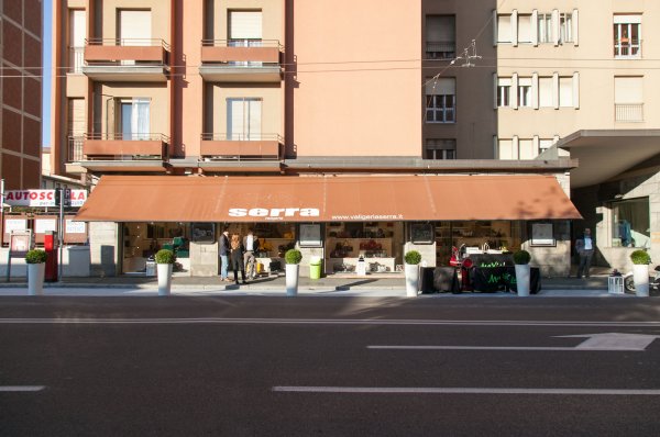 Valigeria Serra - Исторический магазин кожаных изделий в Болоньи