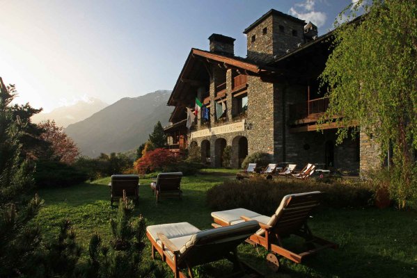Le Mont Blanc Hotel - Hotel in Courmayeur