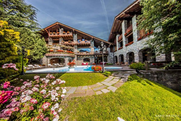 Le Mont Blanc Hotel - Hotel five stars Courmayeur 