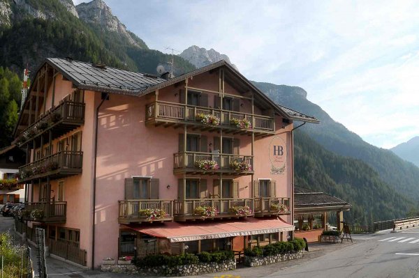 Hotel Barance - Hotel in Alleghe Dolomites