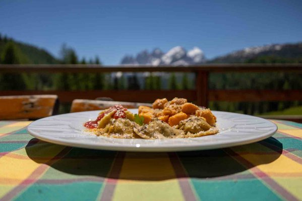 Rifugio Flora Alpina - Рифуджо Доломиты