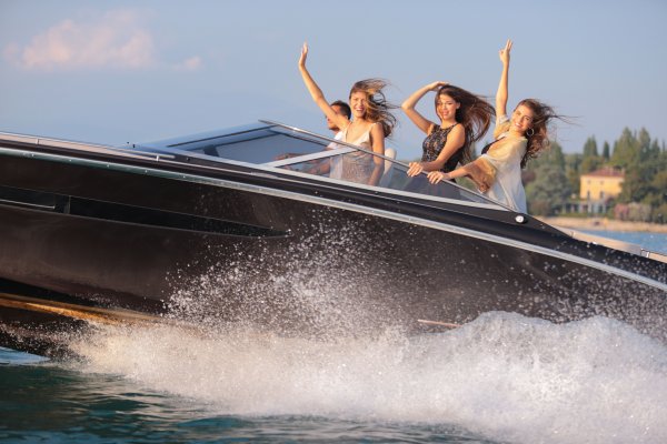 Bertoldi Boats - Motorboat tours on Lake Garda