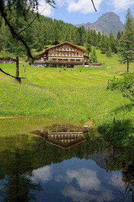 Rifugio Flora Alpina - Refuge on the Dolomites