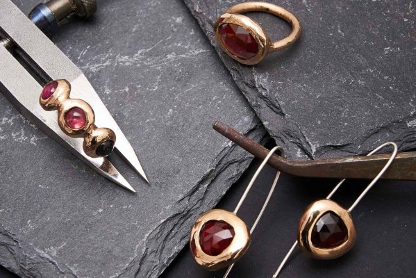Moh - Contemporary handcrafted jewellery in Milan