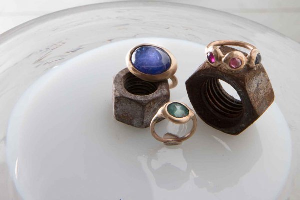 Moh - Contemporary handcrafted jewellery in Milan