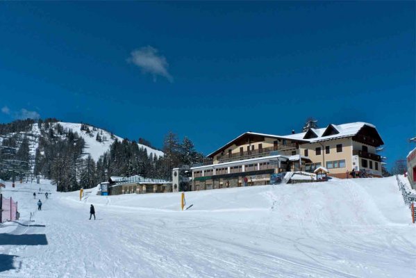 Noleggio Dario Albasini - Ski rental in Folgarida