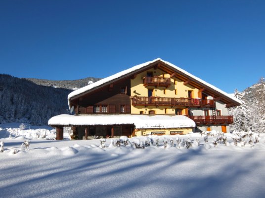 La Luge d’Antan - Chambres d'Hôtes in Brusson