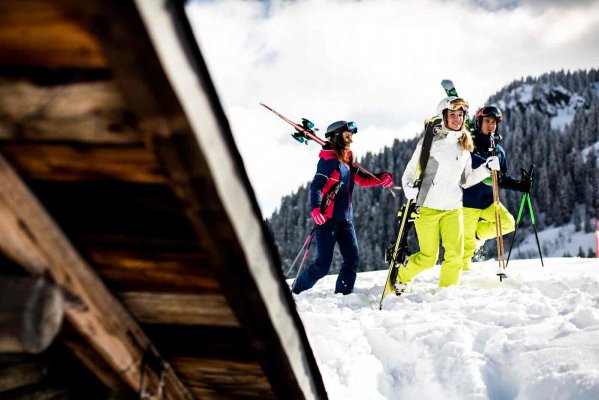 Ski Bamby - прокат лыж и велосипедов в центре Ортизей