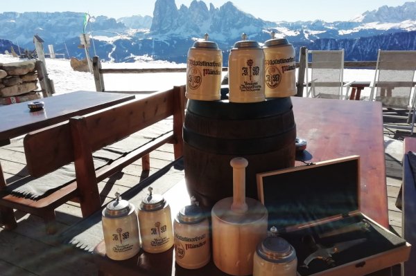 Utia Da Resciesa - Rifugio e Ristorante tipico tirolese