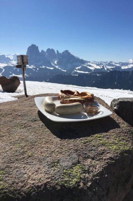 Utia Da Resciesa - Typical Tyrolean style restaurant