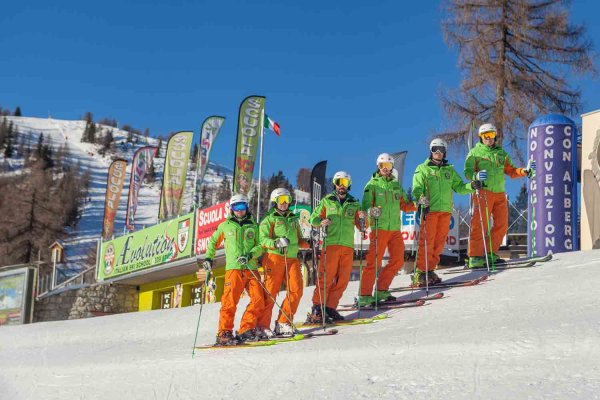 Italian Ski & Snowboard School Aevolution Folgarida