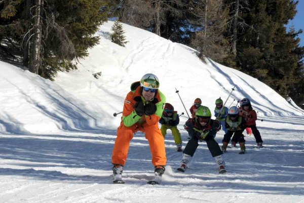 Italian Ski & Snowboard School Aevolution Folgarida