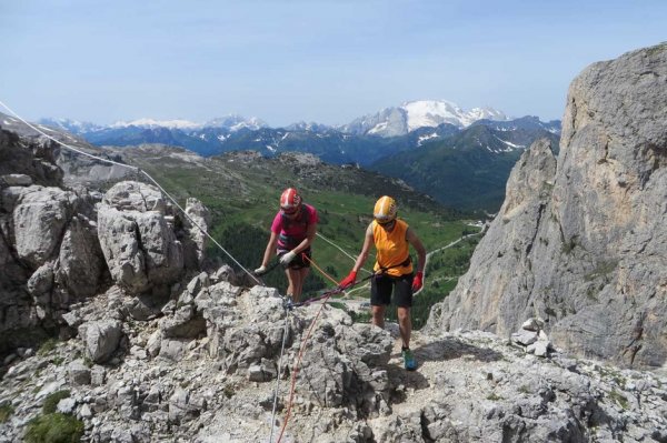 SkiRock - Skiing and mountaineering in the Dolomites