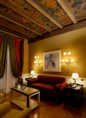 Hotel Corona D'Oro - Hotel in the centre of Bologna