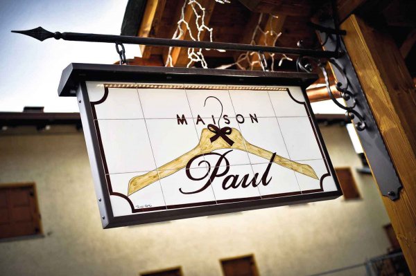  Maison Paul - бутик в центре Ливиньо