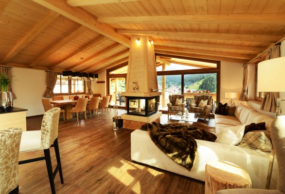 Pine Lodge Dolomites - Luxury Chalet