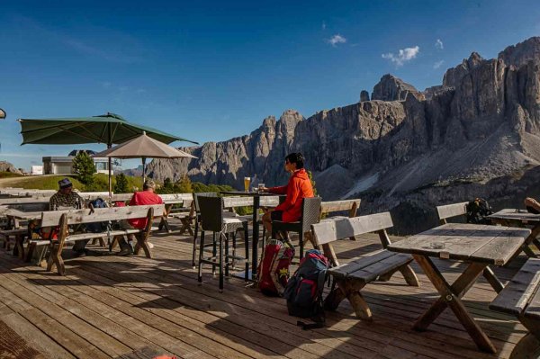 Rifugio Jimmi - A pleasant break on the Passo Gardena