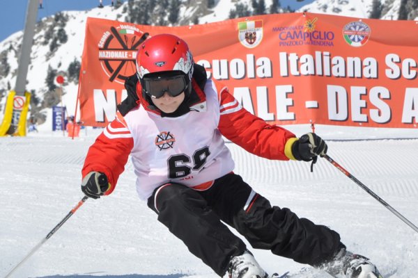 Scuola Sci Des Alpes - лыжная школа в Кампильо