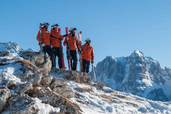 Scuola Sci Des Alpes - лыжная школа в Кампильо