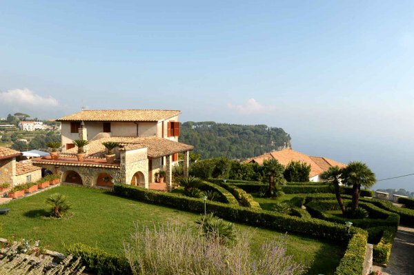 Villas and luxury apartments on the Amalfi Coast