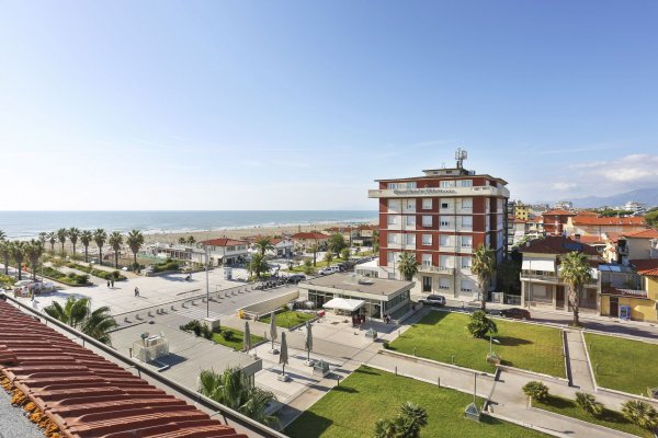 Hotel Nuovo Tirreno - Vacanza in Versilia