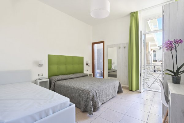 Hotel Nuovo Tirreno - Vacanza in Versilia