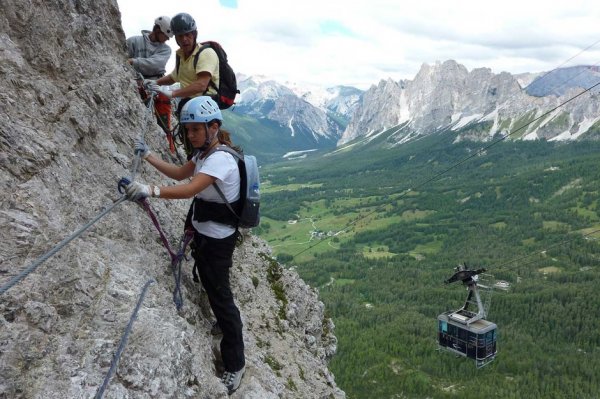 SkiRock - Skiing and mountaineering in the Dolomites