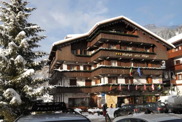 Hotel Alle Alpi - Typical holiday in the Dolomites